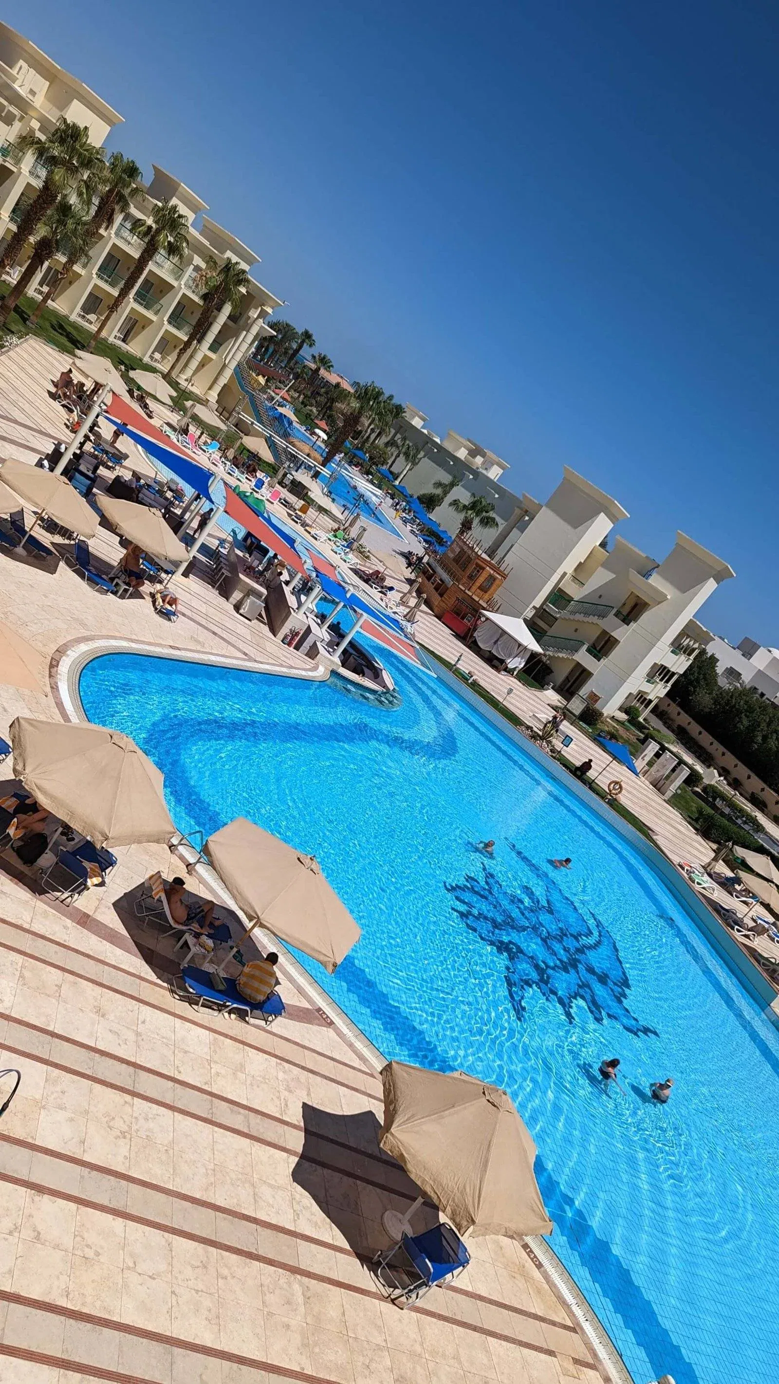 2 Wochen Ägypten-Rundreise mit Nilkreuzfahrt – ich war wieder mal unterwegs 1 SwissInn Resort Hurghada